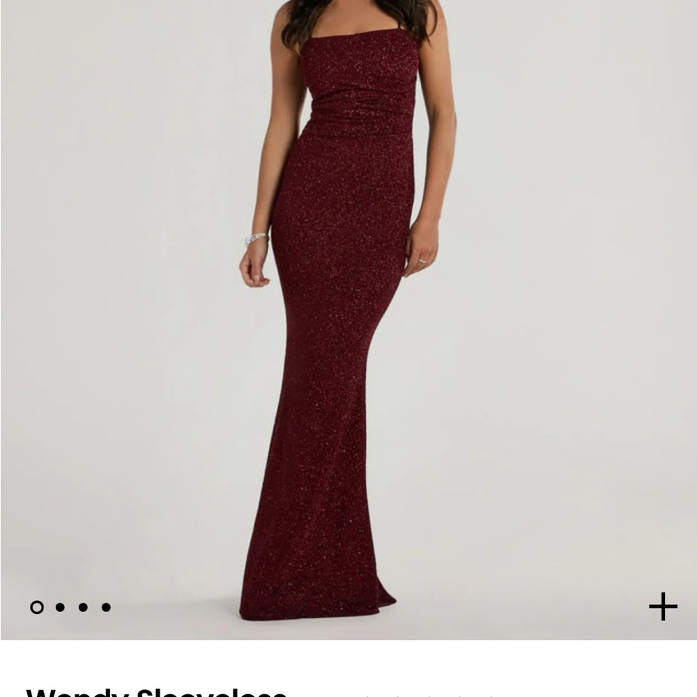 Elegant Burgundy Strapless Gown